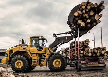 Sprzedam wielki chwytak do drewna Volvo liebherr cat ładowarka