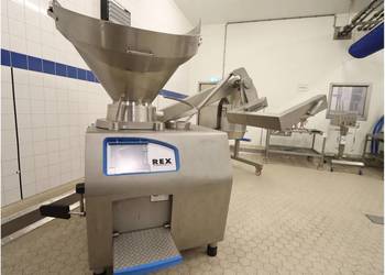 REX RVF 760 Nadziewarka próżniowa z załadunkiem