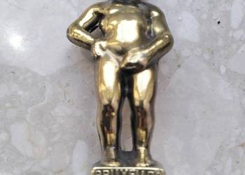 Bruxelles Manneken Pis figurka Brąz chłopiec sikający