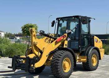 ŁADOWARKA KOŁOWA MARKI CATERPILLAR 906