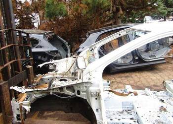 ĆWIARTKA PODŁUŻNICA LEWY PRZÓD LEWA PRZEDNIA TOYOTA AURIS II KOMBI
