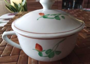 Prl Filiżanka porcelana z pokrywką kwiaty porcelana