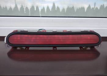 Toyota Corolla Verso 2 II trzecia lampa światło stop oryginał 81570-0F01