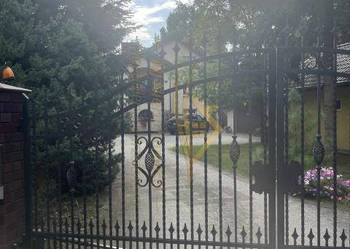 Dom wolnostojący Książenice 300m2