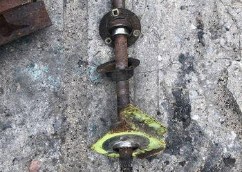 Claas Dominator - Półoś Napędu Zespołu Żniwnego Hedera