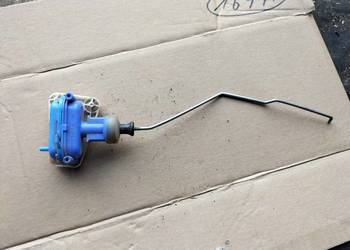 POMPKA CENTRALNEGO ZAMKA DRZWI  AUDI 80 90 B4