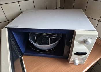 Duża, wielofunkcyjna kuchenka mikrofalowa
