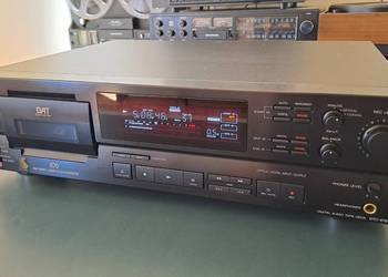 Magnetofon cyfrowy DAT Sony DTC-790