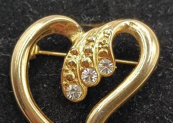 BIŻUTERIA BROSZKA PIĘKNA SERCE KOLORU ZŁOTEGO BIŻUTERIA BROSZKA PIĘKNA SERCE KOLORU ZŁOTEGO