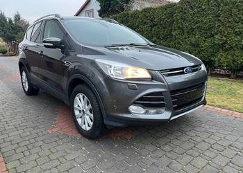 sprzedam samochód osobowy Ford Kuga 1,5 benzyna 150 KM 2015 rok