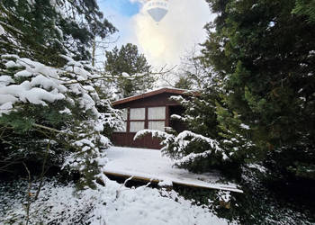 Na sprzedaż działka z domkiem blisko jeziora