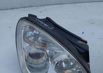 LAMPA PRZEDNIA PRAWA REFLEKTOR PRAWY PRZÓD KIA CARENS III UK ANGLIK