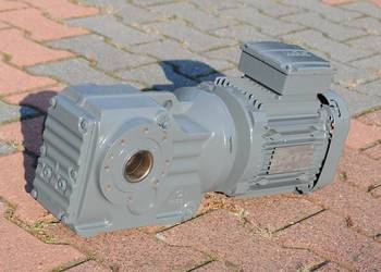 Motoreduktor kątowy 1.5kw. 30obr./min. firmy SEW