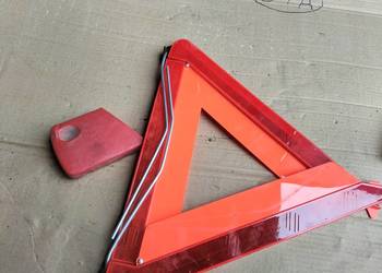 VOLVO V70 27R03278 HELLA Trójkąt Ostrzegawczy