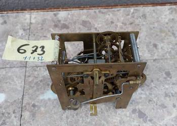 673 Mechanizm starego zegara ściennego Junghans