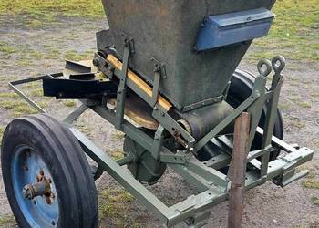 Rozsiewacz nawozu, lejek kos, amazone, rau