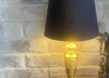 Piękna lampa stołowa