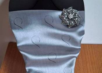 Zabytkowa  broszka z kryształkami