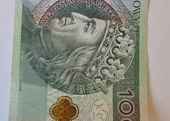 Banknot 100 zł i 200 zl