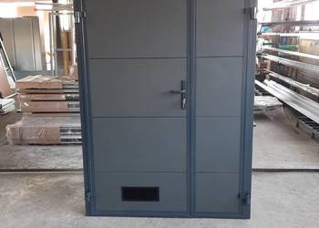 Aluminiowe drzwi boczne