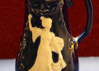 Porcelanowy mlecznik z końca XIX w