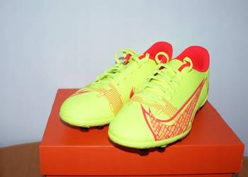 BUTY PIŁKARSKIE NIKE JR VAPOR 14 CLUB FG/MG 35,5 CV0823 760
