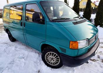 VW Transporter 2.4 D 6 Osobowy