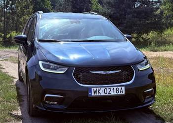 Chrysler Pacifica Touring 2022 3.6 V6 8 osób Kamery 360° Bogata wersja