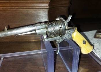 Rewolwer czarnoprochowy systemu "Lefaucheux" M1858 /