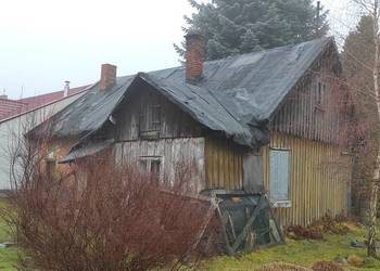 Stary dom drewniany z połowy XIX w. – do przeniesienia lub rozbiórki