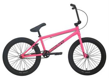Rower BMX drift bike na skate park Sunday Scout 20″ 20 różowy pink