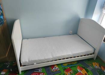 Drewniane łóżeczko 140x70 z materacem