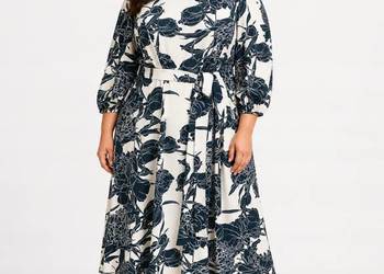 Sukienka plus size biała granatowe kwiaty pasek biust 112 cm długość 122 cm