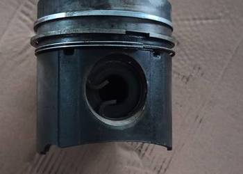 Tłok Tłoki silnika MAN F2000 D2876 D2866