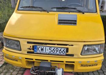 Holownik pomoc drogowa iveco na kat.b. 7 osób.