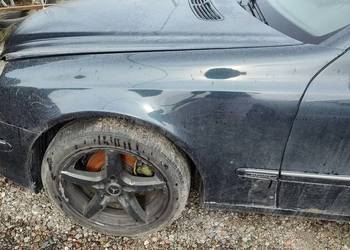 Błotnik lewy przód elegance Mercedes w211 e klasa 189