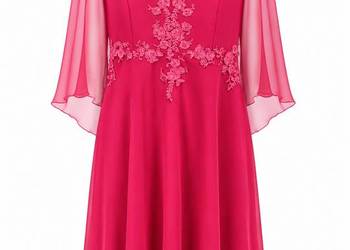 Malinowa sukienka rozkloszowana z koronką elegancka