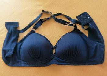 Biustonosz push-up gładki,czarny rozmiar 75C