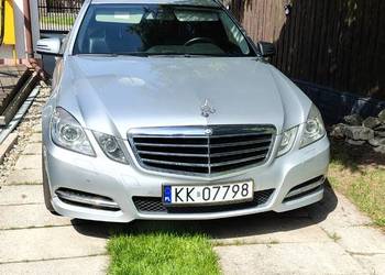 Sprzedam samochód osobowy Mercedes e 350