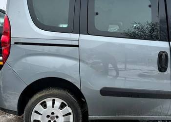 Drzwi boczne odsuwane lewe prawe doblo combo d kolor 595