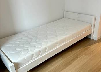 Łóżko z materacem 90x200