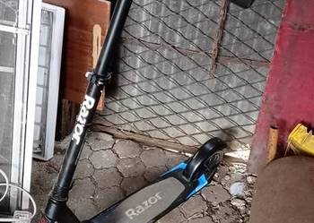 Sprzedam hulajnogę elektryczną Razor E Prime Air.