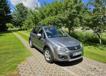Sprzedam Suzuki SX4 4x4 Niski przebieg 2013r