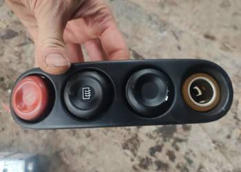 Panel przycisk świateł awaryjnych gniazdo zapalniczki Renault Master II
