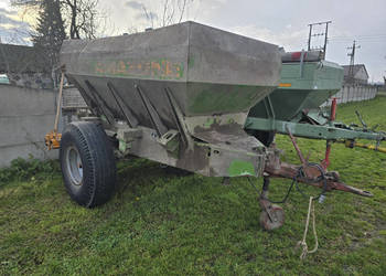 Rozsiewacz wapna pyliste, granulowane, nawozów AMAZONE ZG5000 (5 ton / 6 m)