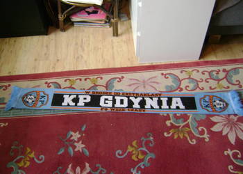 Starocie z PRL - SPORT = Szalik Kibica "Klub Piłkarski GDYNIA 2006", 155 cm