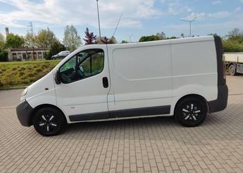 widoczny na foto Opel Vivaro r2003 poj1.9d org bez dpf.opł do list 2006