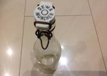 Stara Butelka Szklana z Porcelanką poj 0,5 L Sygnowana Stara Butelka Szklana z Porcelanką poj 0,5 L Sygnowana