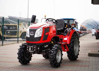 Massey Ferguson MF6028 4 x 4 - 28 KM