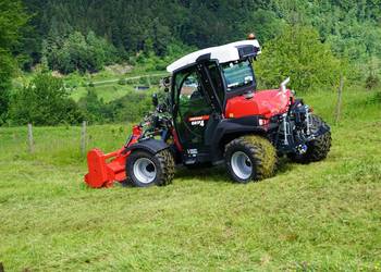 Traktor Sauerburger Grip4-70 do pracy na zboczach i wałach do 45°